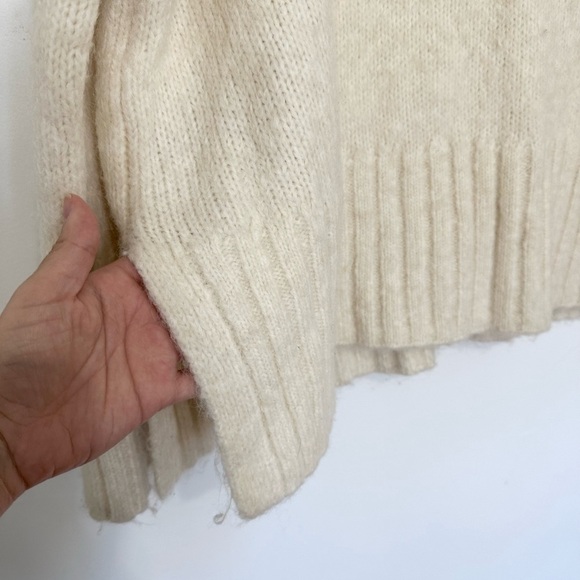 H&M Cream Turtleneck Sweater - Picture 3 of 6